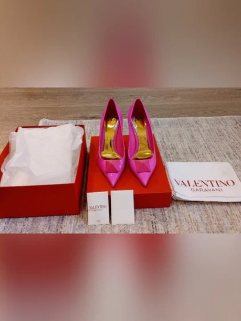Valentino One Stud Pump in Iconic Magenta Colour
